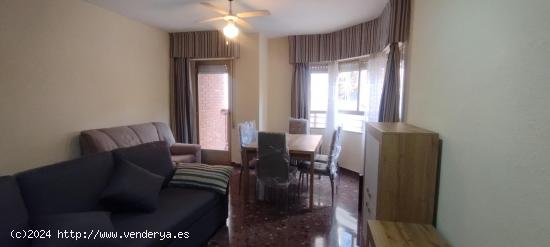 Excelente piso de 4 dormitorios amueblado con plaza de garaje - MURCIA