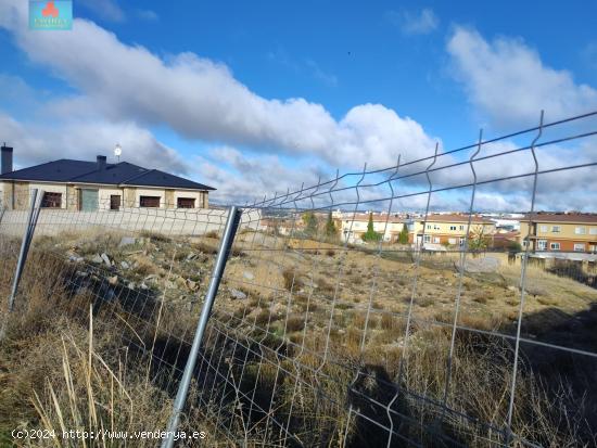 OPORTUNIDAD MAGNÍFICA PARCELA URBANA DE 766M2 HERVENCIAS BAJAS CERCA DEL LIDL - AVILA