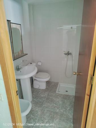 VENTA DE CASA EN BAZA (GRANADA) - GRANADA