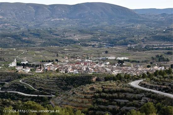 Casa de pueblo reformada en Beniarrés - ALICANTE