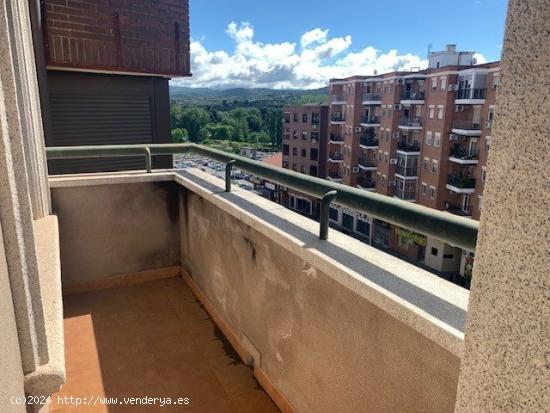 Piso en Avenida del Valle con ascensor y posibilidad de garaje - CACERES