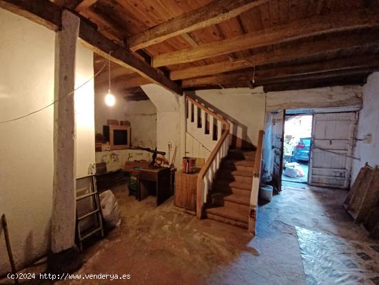 CASA DE PIEDRA CON TERRENO EN RIEGO DE AMBROS. MOLINASECA - LEON