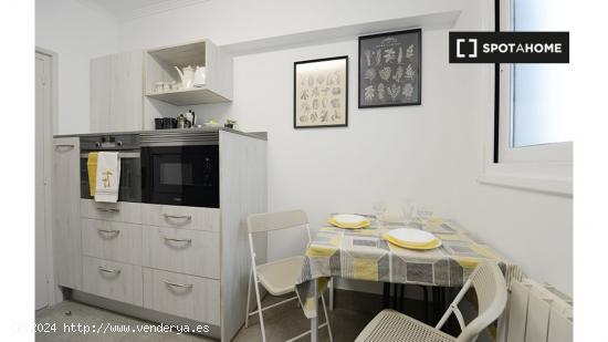 Se alquilan habitaciones en un apartamento de 4 dormitorios en Deusto, Bilbao - VIZCAYA