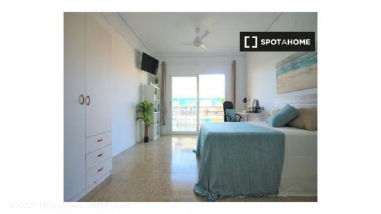 Habitación en piso compartido en valencia. - VALENCIA