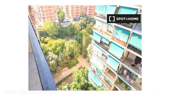 Habitación en piso compartido en valencia. - VALENCIA