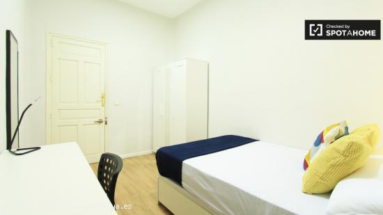 Acogedora habitación con llave independiente en apartamento de 6 dormitorios, Salamanca - MADRID