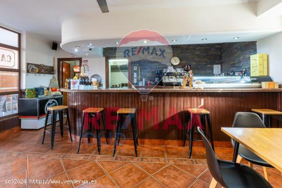 SE VENDE BAR EN EL BARRIO LA VICTORIA - VALLADOLID