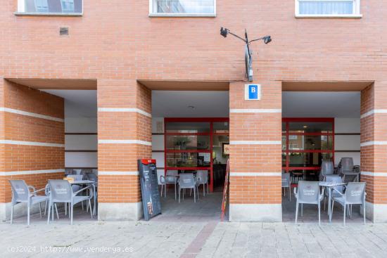 SE VENDE BAR EN EL BARRIO LA VICTORIA - VALLADOLID