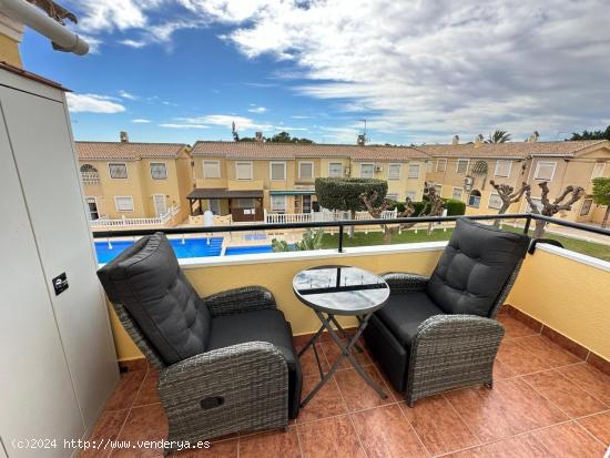 BUNGALOW PLANTA ALTA 2 DORMITORIOS - PISCINA COM. - REFORMADO - VILLAMARTIN - ALICANTE