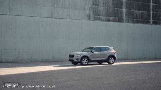 Volvo XC40 XC40 Core, B3 mild hybrid, Gasolina de 2023 con 11.154 Km por 38.900 EUR. en Granada