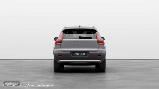 Volvo XC40 XC40 Core, B3 mild hybrid, Gasolina de 2023 con 11.154 Km por 38.900 EUR. en Granada