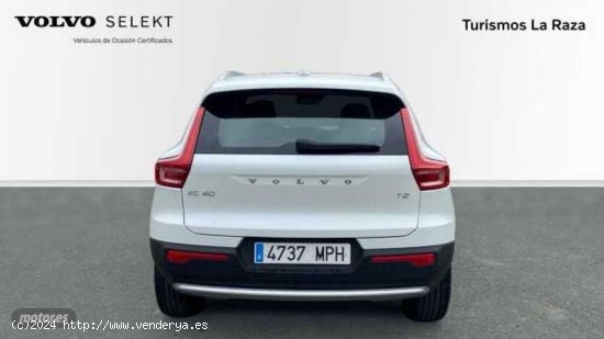 Volvo XC40 TODOTERRENO 1.5 T2 CORE AUTOMATICO 129CV 5P de 2024 con 27.377 Km por 32.300 EUR. en Sevi