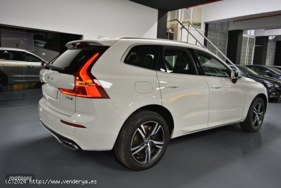 Volvo XC 60 T8 R-Design AWD Auto 287 kW (390 CV) de 2019 con 105.000 Km por 32.900 EUR. en Madrid