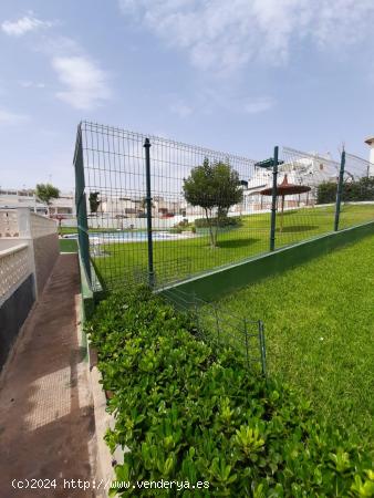 REF.- 28 – Bungalow con jardín y piscina en Los Balcones – Torrevieja - ALICANTE