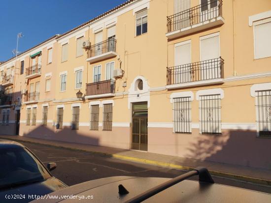 VIVIENDA EN BUENA ZONA , TRANQUILA Y REFORMADA TOTAL - BADAJOZ