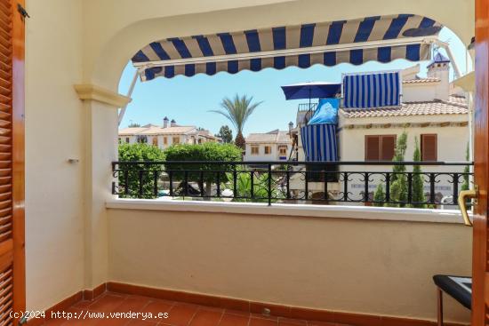 Apartamento en Torrevieja, de 2 dormitorios y 1 baño. zona Torre del Moro, - ALICANTE