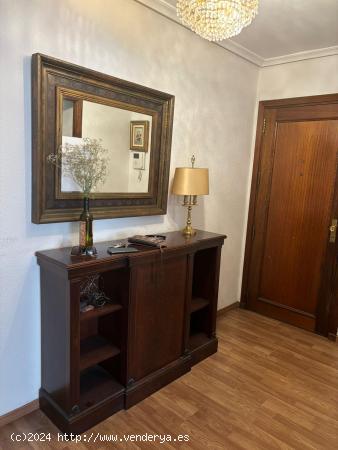 Se Vende Exclusivo Piso en Calle Reyes Católicos - ALICANTE