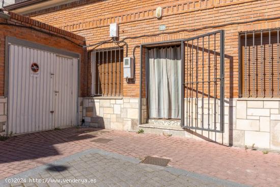 ¡Oportunidad en Mojados! Casa de pueblo para reformar con muchas posibilidades. - VALLADOLID