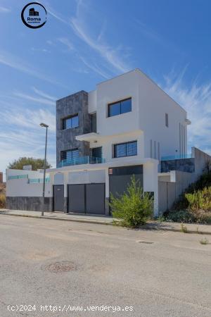 Ponemos a la Venta esta Espectacular casa en la Urbanización los Cortijos ( Atarfe ) - GRANADA