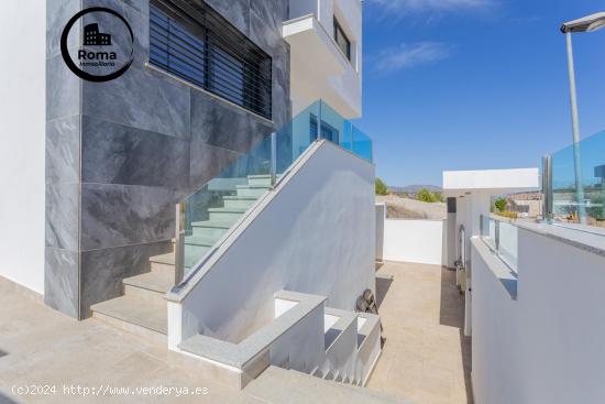 Ponemos a la Venta esta Espectacular casa en la Urbanización los Cortijos ( Atarfe ) - GRANADA