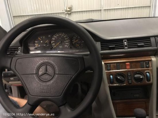 MERCEDES Clase 300 en venta en Sevilla (Sevilla) - Sevilla