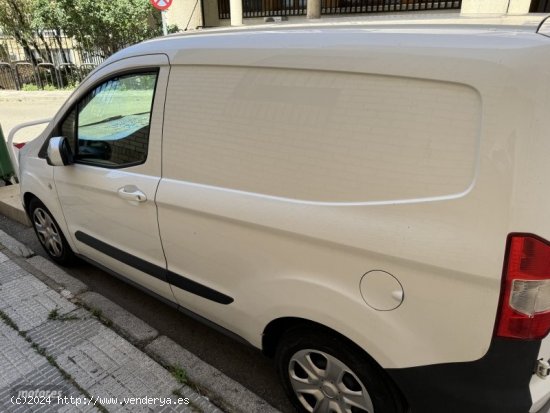 Ford Transit Courier VAN de 2018 con 102.000 Km por 9.450 EUR. en Cuenca