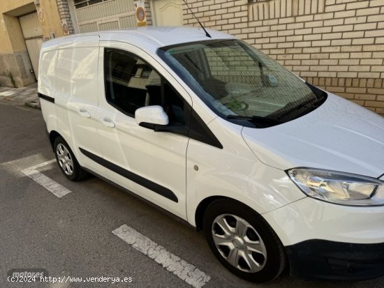 Ford Transit Courier VAN de 2018 con 102.000 Km por 9.450 EUR. en Cuenca