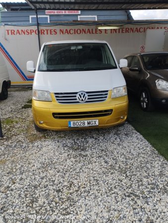  Volkswagen Caravelle Premium Corta 2.0 TDI 150kW BMT DSG 4MO de 2009 con 250.000 Km por 8.500 EUR. e 