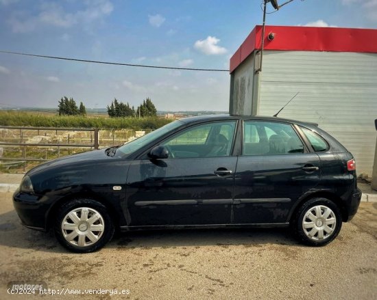 Seat Ibiza 1.4 de 2003 con 164.400 Km por 2.600 EUR. en Cadiz