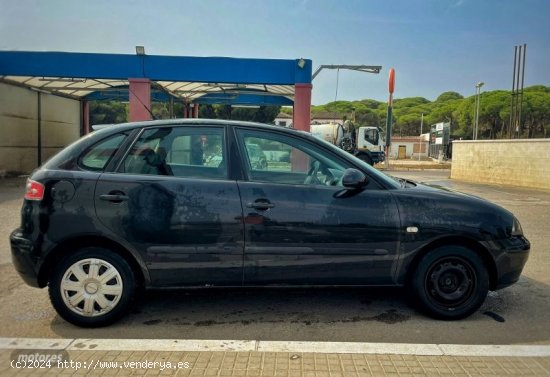 Seat Ibiza 1.4 de 2003 con 164.400 Km por 2.600 EUR. en Cadiz