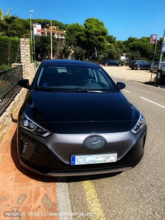  Hyundai Ioniq Style EV88 de 2017 con 115.000 Km por 17.495 EUR. en Barcelona 