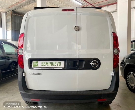 Opel Combo 1.3cdti 95cv de 2017 con 166.400 Km por 6.590 EUR. en Sevilla