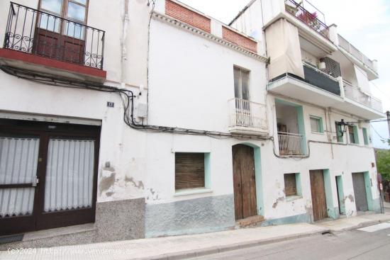 Casa adosada para reformar en Santa Maria de Villalba - BARCELONA