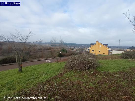 SE VENDE FINCA URBANA EN CALAMOCOS - LEON