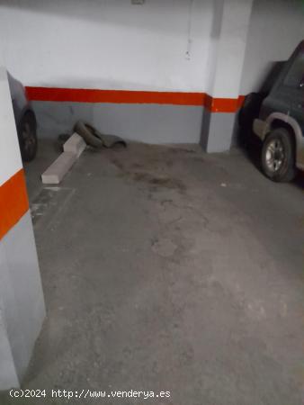 Plaza de garaje en parking privado - CACERES