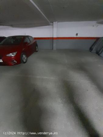 Plaza de garaje en parking privado - CACERES