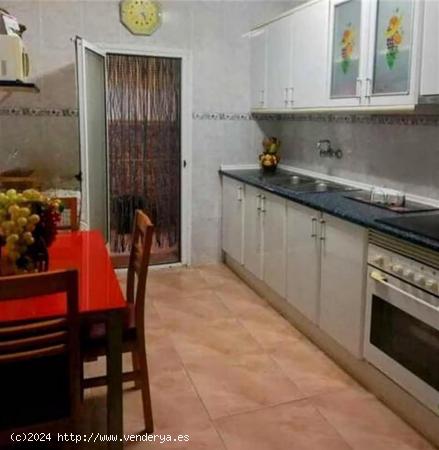 CASA INDEPENDIENTE  EN BARRIO SAN PEDRO CON PATIO Y TERRAZA - ALBACETE