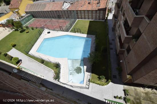 Estupendo piso con gran terraza y piscina comunitaria - VALLADOLID