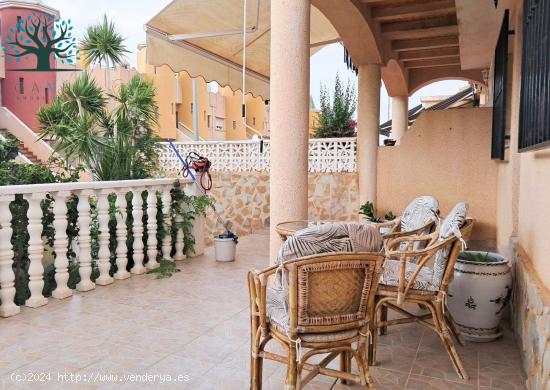  CHALET EN EL ALAMILLO CON TERRAZA LATERAL - MURCIA 