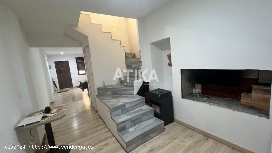 CASA SEMIREFORMADA A  LA VENTA EN ZONA SANTO DOMINGO. - VALENCIA