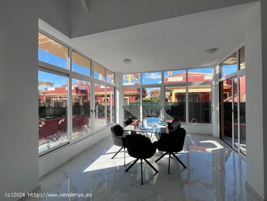 Villa en venta en Algorfa (Alicante)