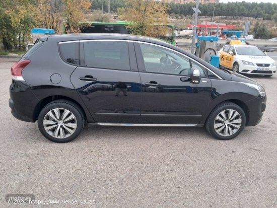 Peugeot 3008 1.2i UNICO PROPIETARIO de 2016 con 90.000 Km por 7.775 EUR. en Madrid