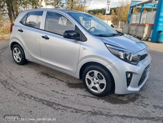  Kia Picanto 1.0i 69cv ano 2019 de 2019 con 140.000 Km por 6.975 EUR. en Madrid 