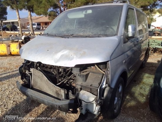  Volkswagen Multivan 2.5 TDI (AVERIADA). de 2007 por 3.500 EUR. en Murcia 