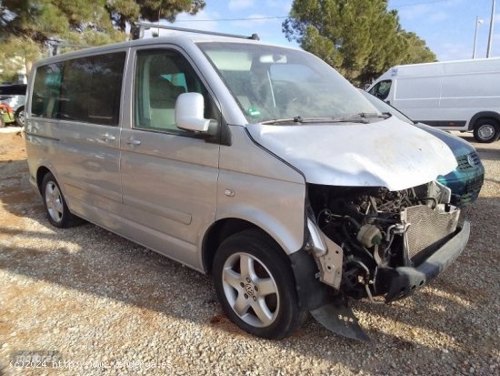 Volkswagen Multivan 2.5 TDI (AVERIADA). de 2007 por 3.500 EUR. en Murcia