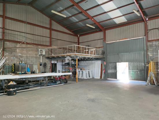 SEW VENDE NAVE INDUSTRIAL EN BUEN ESTADO EN ASPE - ALICANTE