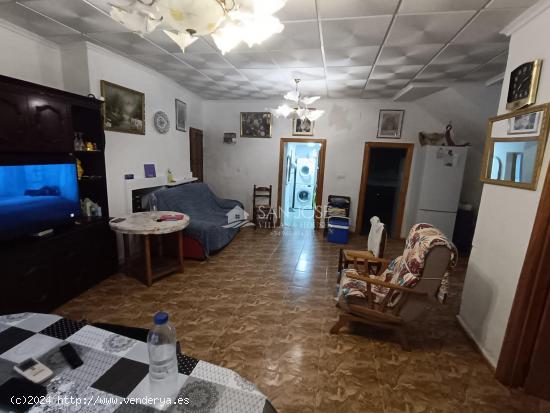  VENTA DE CASA EN ASPE, BARRIO LA PROSPERIDAD - ALICANTE 