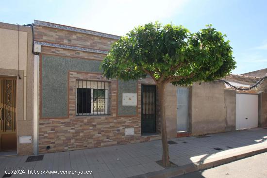  CASA PARA ENTRAR A VIVIR  EN TORREMAYOR - BADAJOZ 