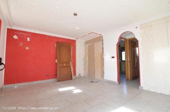 Urbis te ofrece un piso en venta en zona El Carmen, Salamanca. - SALAMANCA