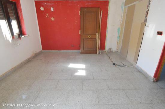 Urbis te ofrece un piso en venta en zona El Carmen, Salamanca. - SALAMANCA